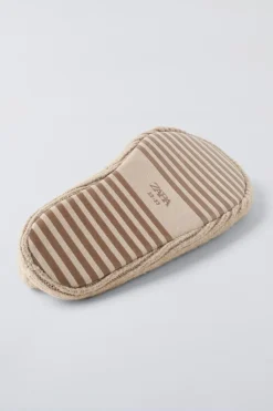 Niños ZARA 6 - 14 Años·Zapatos<ZAPATILLAS DE CASA CALCETÍN