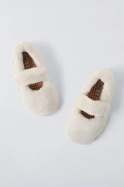 Niños ZARA 1½ - 6 Años·Zapatos<ZAPATILLAS DE CASA PELO