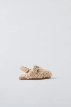 Niños ZARA 1½ - 6 Años·Zapatos|1½ - 6 Años·Zapatos<ZUECO BORREGUILLO