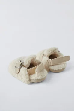 Niños ZARA 0 - 6 Meses·Patucos<ZUECO BORREGUILLO