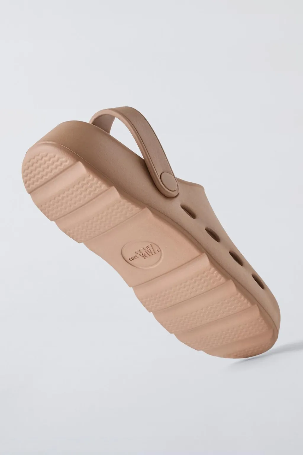 Niños ZARA 6 - 14 Años·Zapatos|6 - 14 Años·Zapatos<ZUECO ENGOMADO