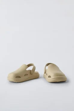Niños ZARA 1½ - 6 Años·Zapatos|1½ - 6 Años·Zapatos<ZUECO GOMA