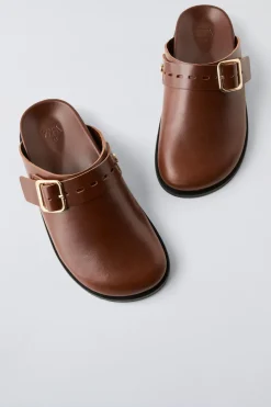 Niños ZARA 6 - 14 Años·Zapatos<ZUECO PIEL HEBILLA LATERAL